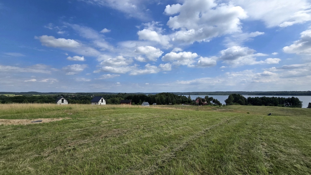 Piękna działka z dojściem do Jeziora Lubie. (10)