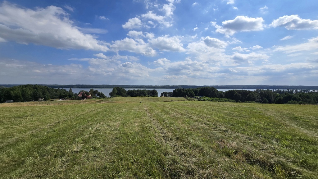 Piękna działka z dojściem do Jeziora Lubie. (15)