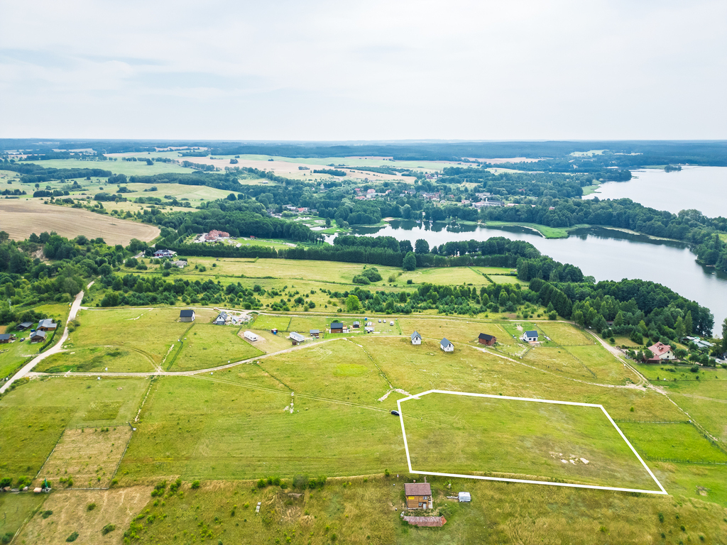 Piękna działka z dojściem do Jeziora Lubie. (3)