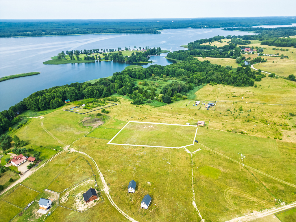 Piękna działka z dojściem do Jeziora Lubie. (8)