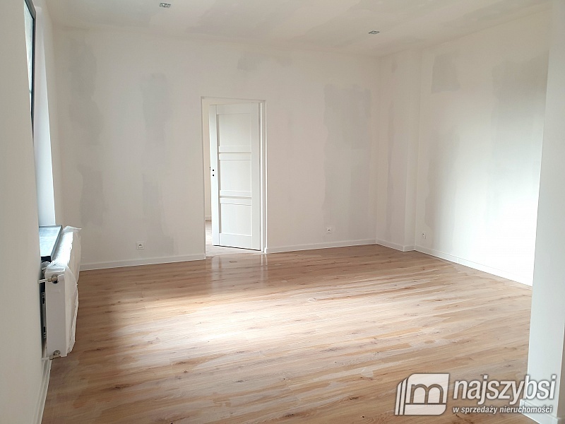 stan deweloperski / 1 piętro / w centrum / 3 pokoj (1)