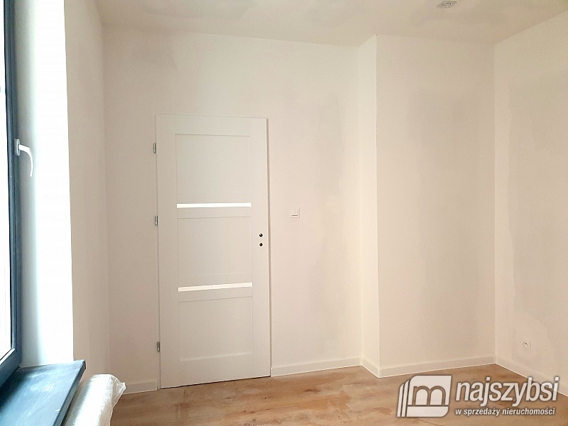 stan deweloperski / 1 piętro / w centrum / 3 pokoj (11)