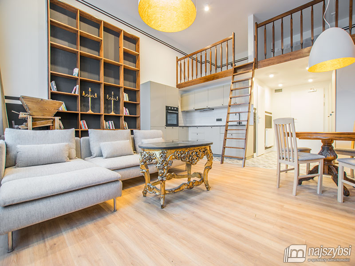 Apartament w reprezentacyjnej posiadłości. (10)