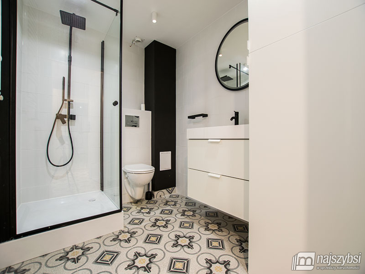 Apartament w reprezentacyjnej posiadłości. (13)