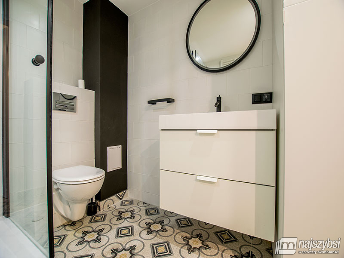 Apartament w reprezentacyjnej posiadłości. (14)