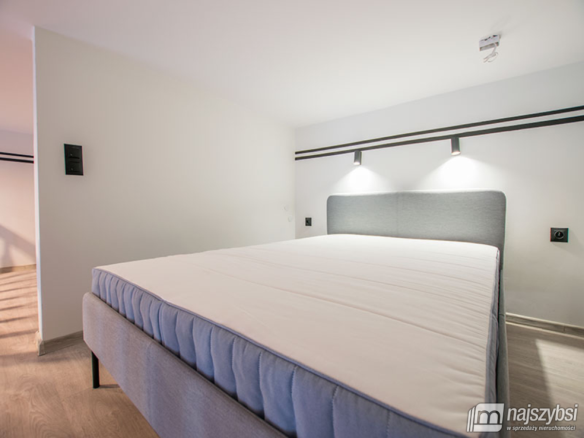 Apartament w reprezentacyjnej posiadłości. (15)