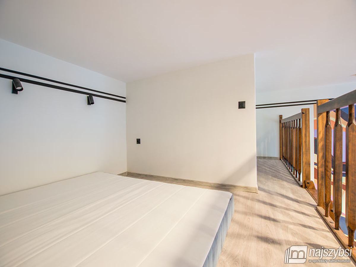 Apartament w reprezentacyjnej posiadłości. (17)