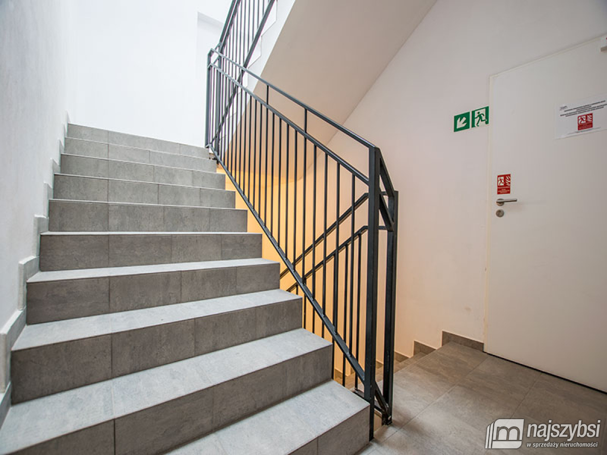 Apartament w reprezentacyjnej posiadłości. (22)