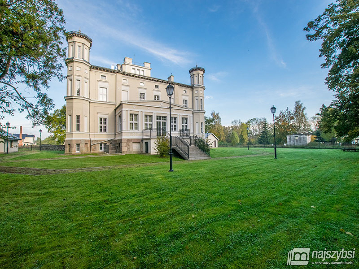 Apartament w reprezentacyjnej posiadłości. (27)