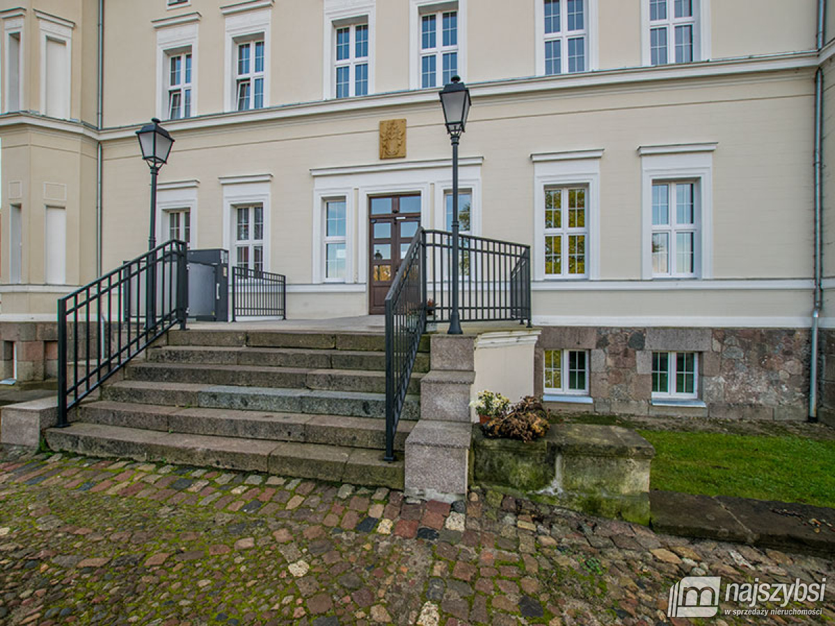 Apartament w reprezentacyjnej posiadłości. (29)