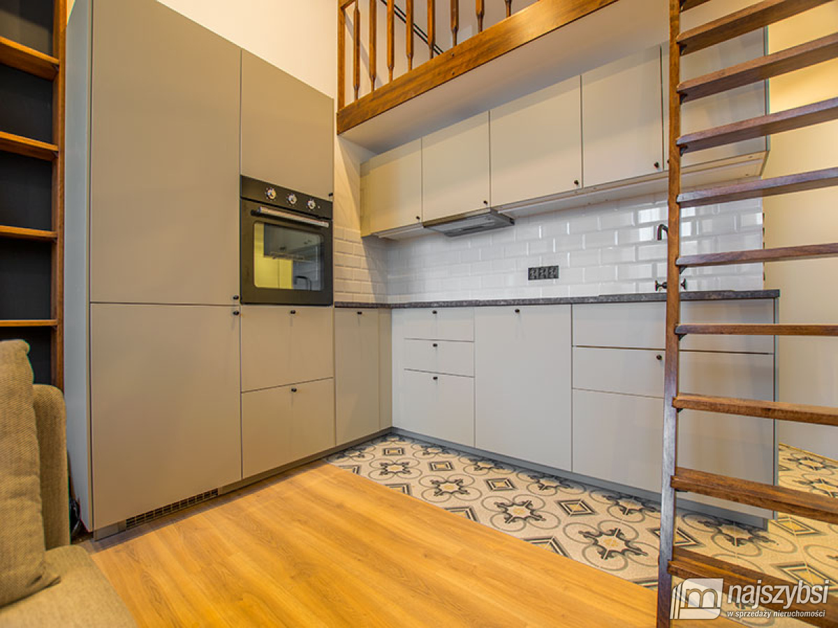 Apartament w reprezentacyjnej posiadłości. (9)