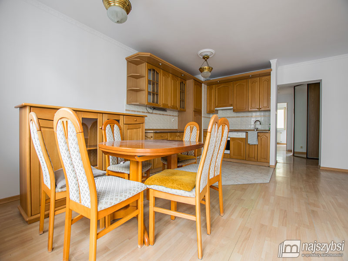 KOŁOBRZEG - przestronne mieszkanie starówka (77m2) (10)