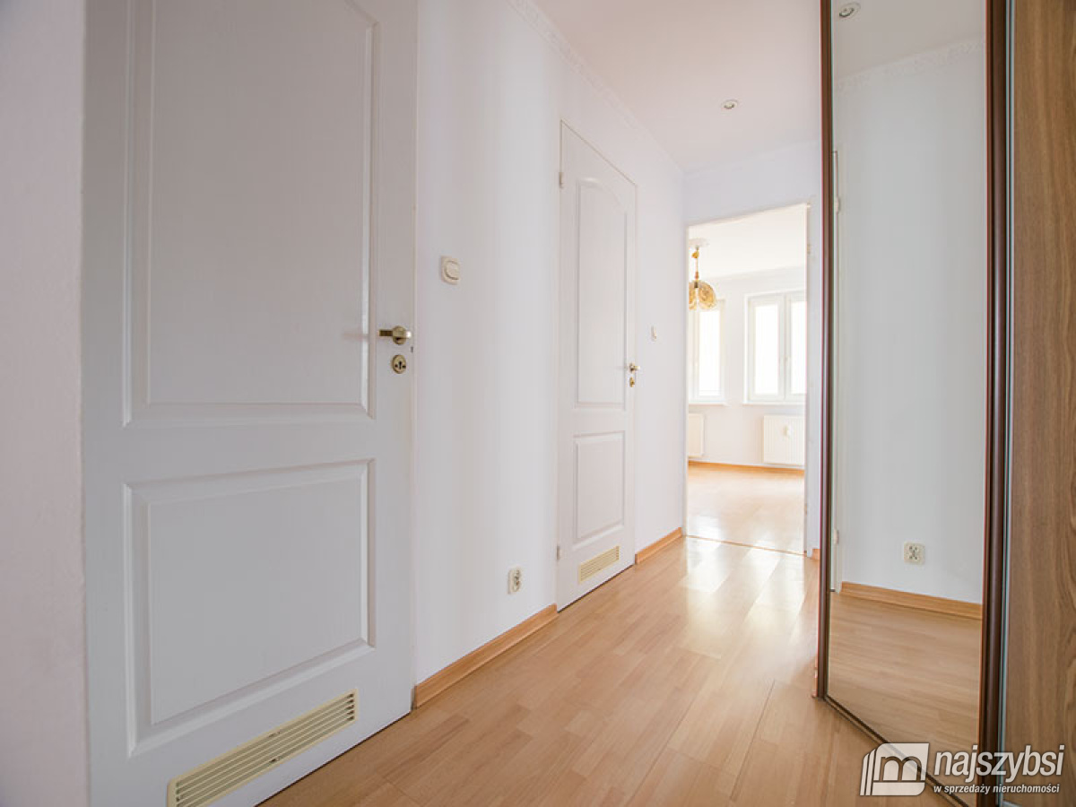 KOŁOBRZEG - przestronne mieszkanie starówka (77m2) (11)