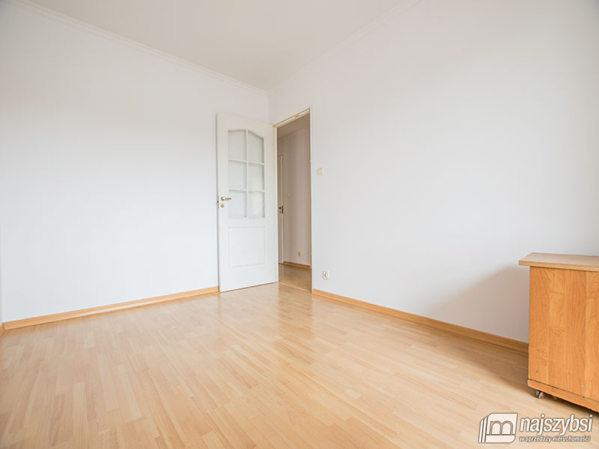 KOŁOBRZEG - przestronne mieszkanie starówka (77m2) (3)