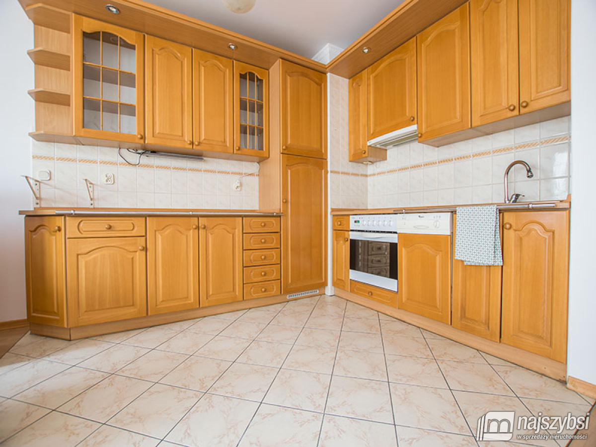 KOŁOBRZEG - przestronne mieszkanie starówka (77m2) (7)