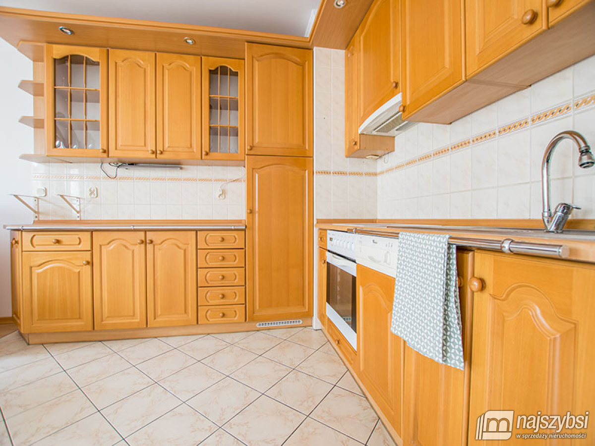 KOŁOBRZEG - przestronne mieszkanie starówka (77m2) (9)