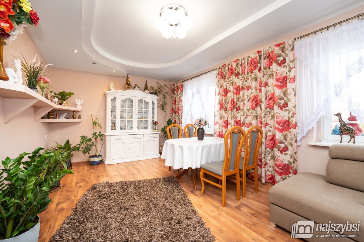 Czaplinek-obrzeża, dom z budynkiem i garażami (10)