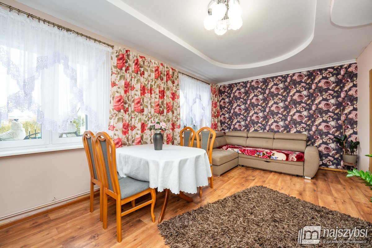 Czaplinek-obrzeża, dom z budynkiem i garażami (11)