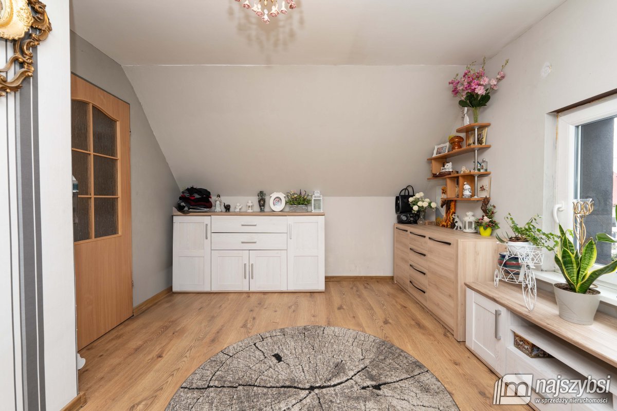 Czaplinek-obrzeża, dom z budynkiem i garażami (14)