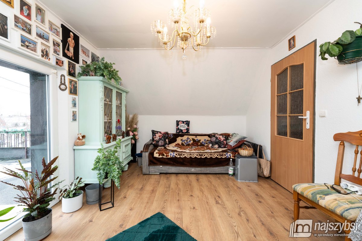 Czaplinek-obrzeża, dom z budynkiem i garażami (16)