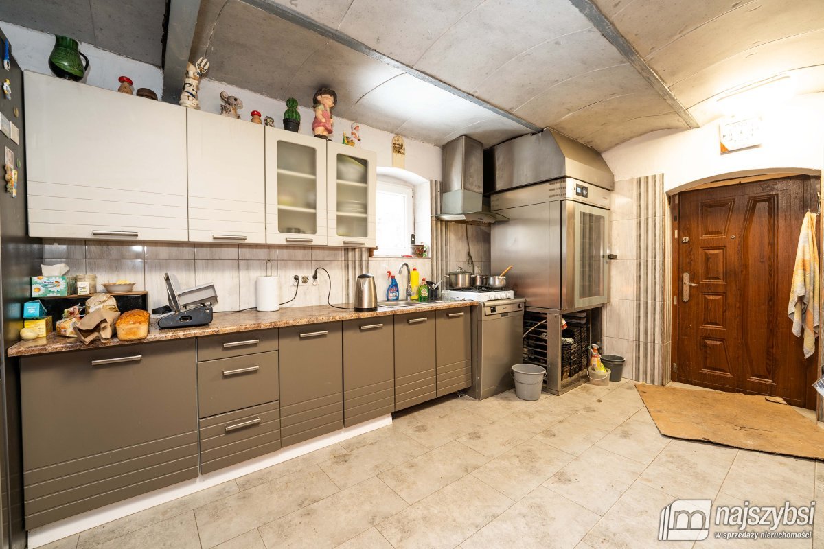 Czaplinek-obrzeża, dom z budynkiem i garażami (17)