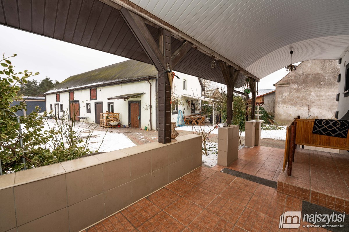 Czaplinek-obrzeża, dom z budynkiem i garażami (20)