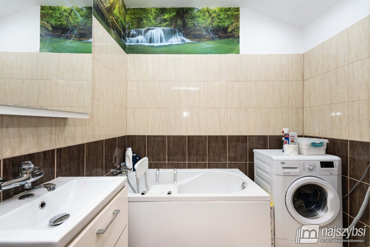 Czaplinek-obrzeża, dom z budynkiem i garażami (3)