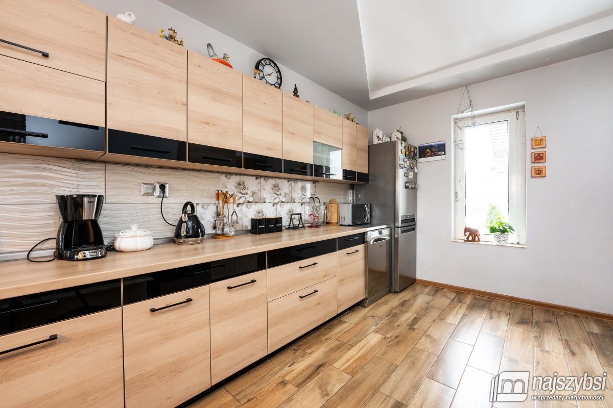 Czaplinek-obrzeża, dom z budynkiem i garażami (7)