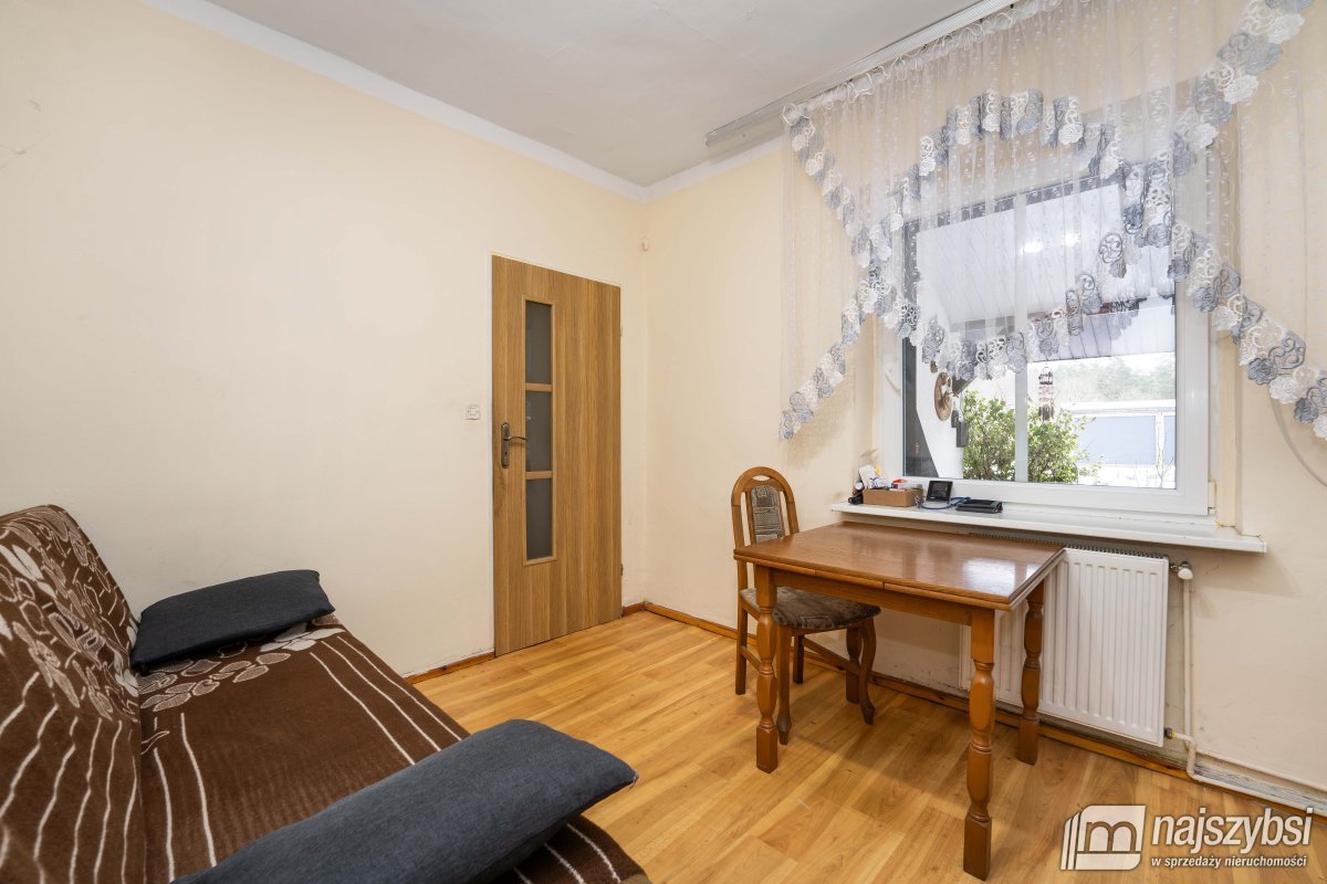 Czaplinek-obrzeża, dom z budynkiem i garażami (9)