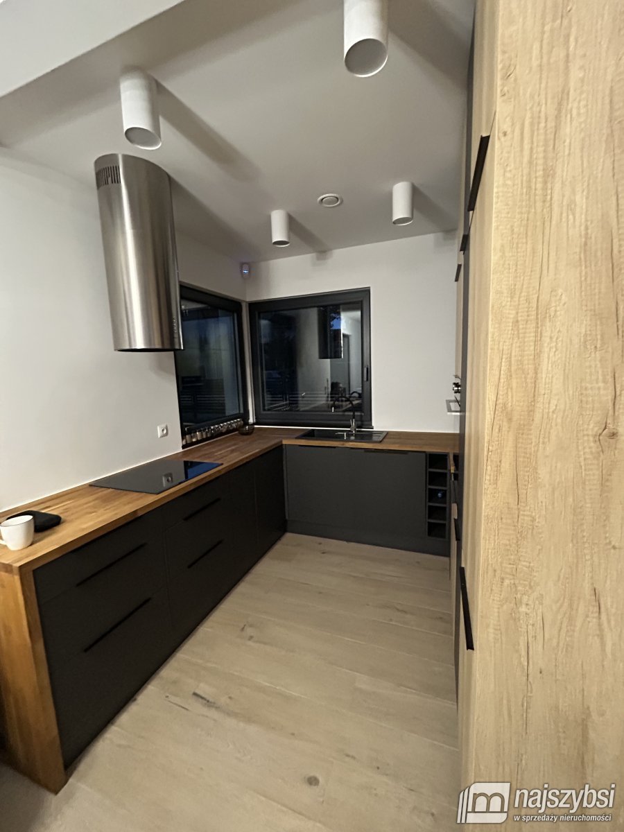 Kołobrzeg - nowoczesny dom gotowy do zamieszkania (19)