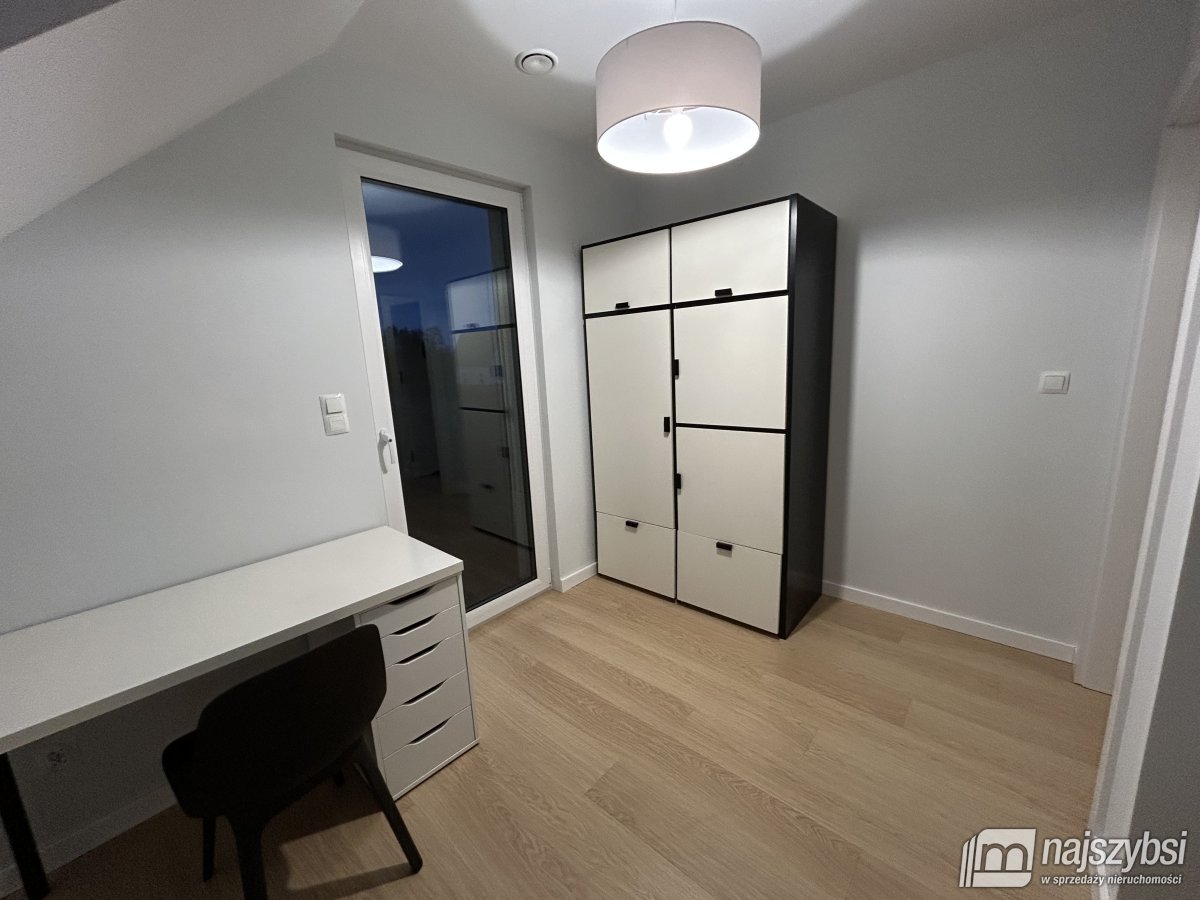 Kołobrzeg - nowoczesny dom gotowy do zamieszkania (7)