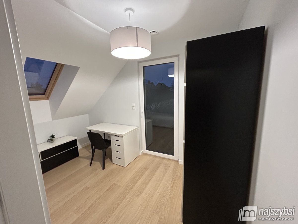 Kołobrzeg - nowoczesny dom gotowy do zamieszkania (8)