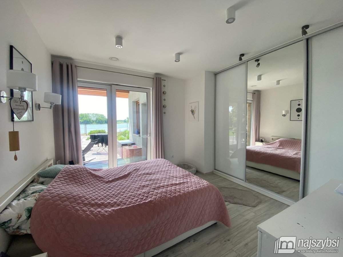 Nowogard- dom z widokiem na jezioro (11)