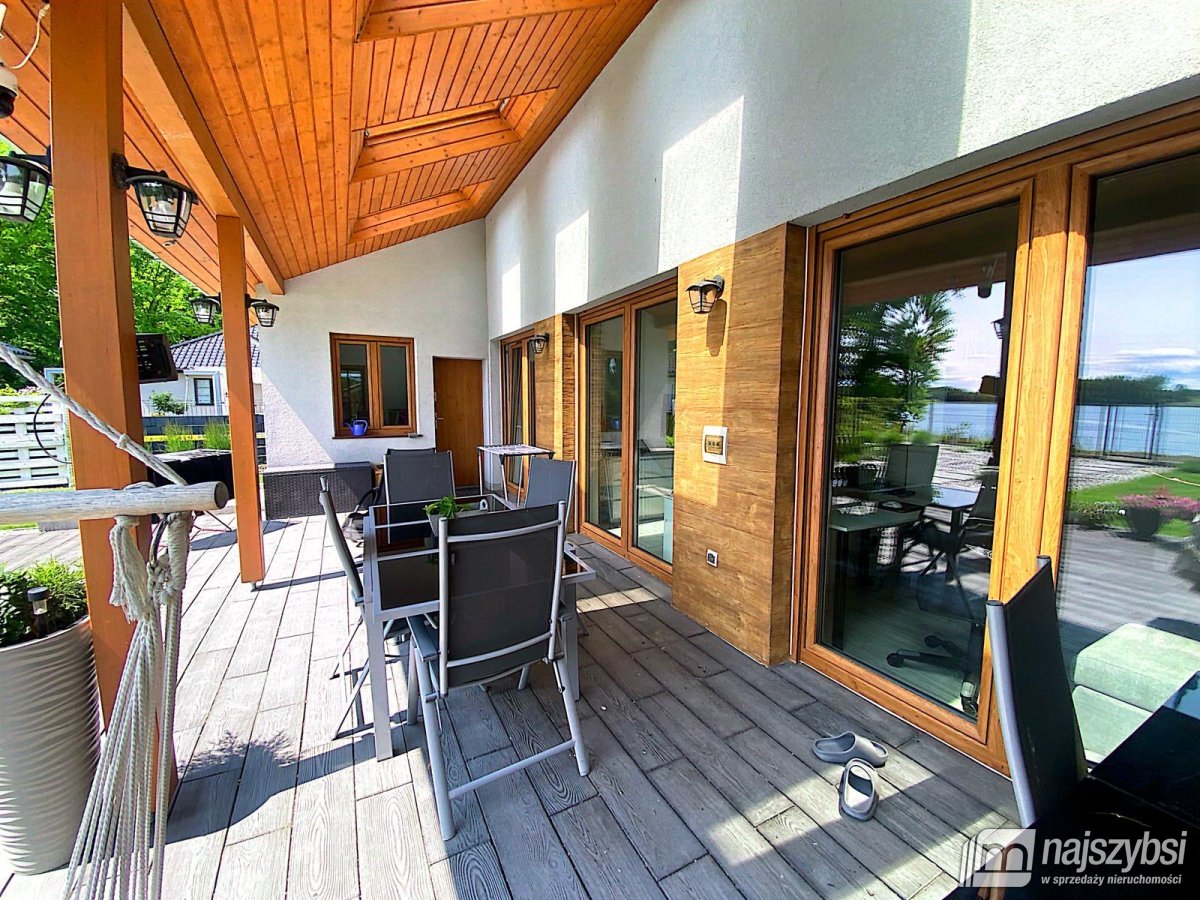 Nowogard- dom z widokiem na jezioro (2)