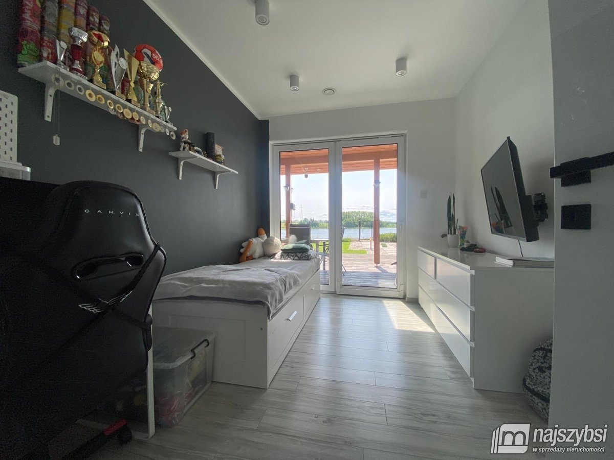 Nowogard- dom z widokiem na jezioro (8)