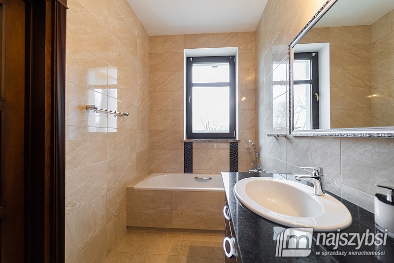 Stare Czarnowo- posiadłość idealna pod inwestycję (22)