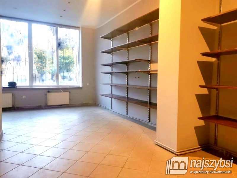 Lokal usługowy w centrum Dobrej (1)