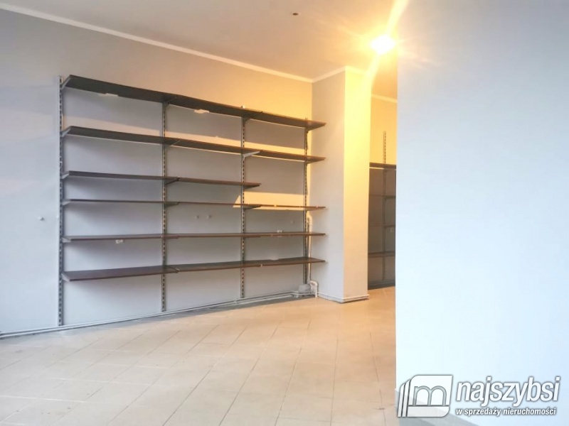 Lokal usługowy w centrum Dobrej (5)
