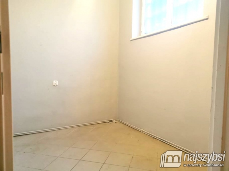 Lokal usługowy w centrum Dobrej (7)