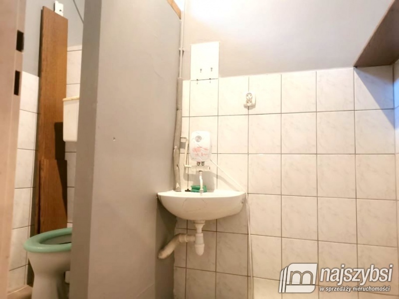 Lokal usługowy w centrum Dobrej (8)