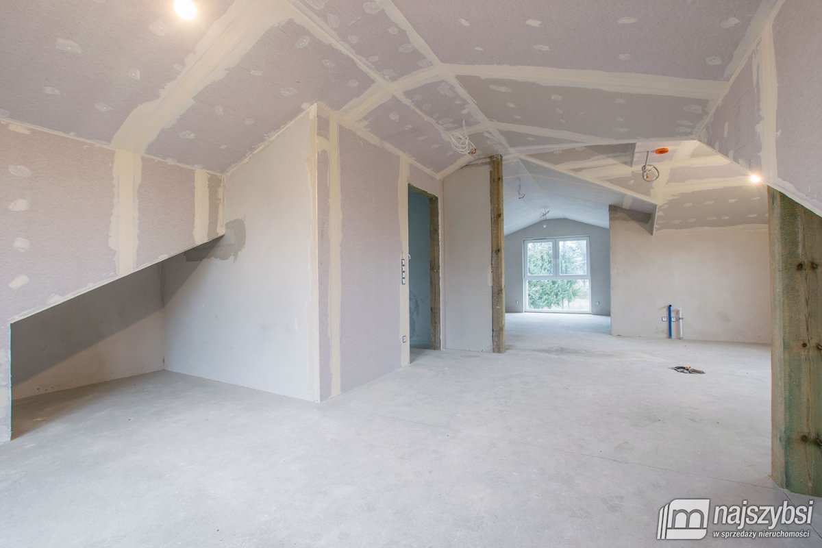 Przylep - dwupoziomowy apartament   z ogródkiem  (14)