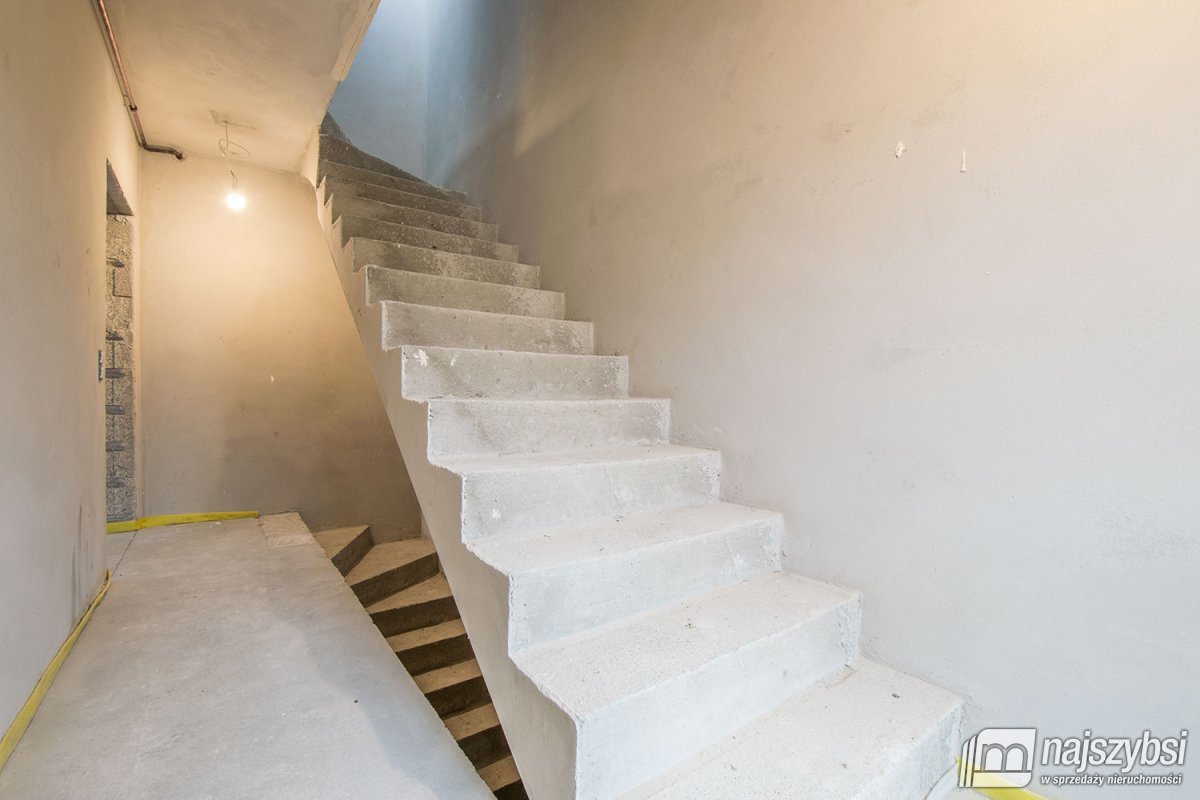 Przylep - dwupoziomowy apartament   z ogródkiem  (17)