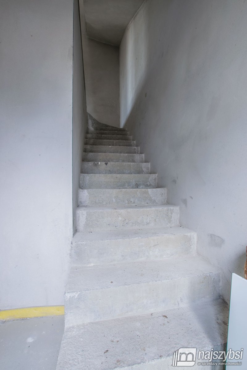 Przylep - dwupoziomowy apartament   z ogródkiem  (9)