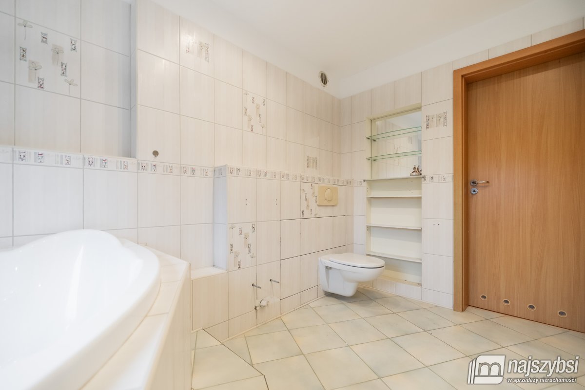 Nowogard - dom wolnostojący w centrum miasta (12)