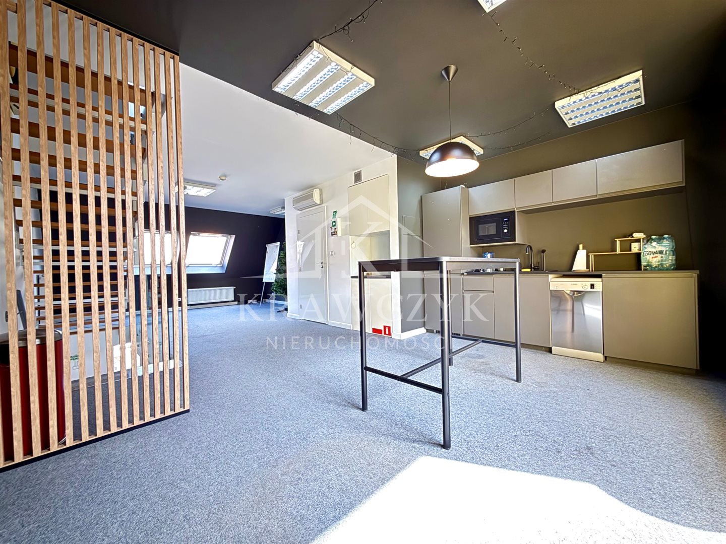 STARE MIASTO - LOKAL - WYSOKI STANDARD (3)