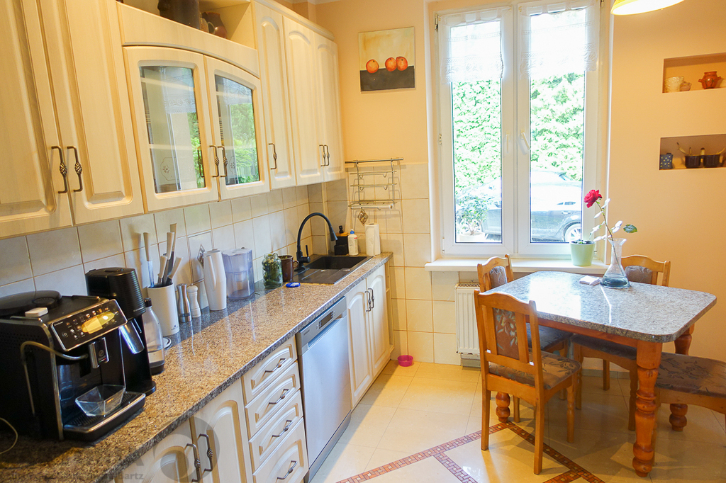 Dom dwurodzinny na uboczu działka 3340 m2 (3)