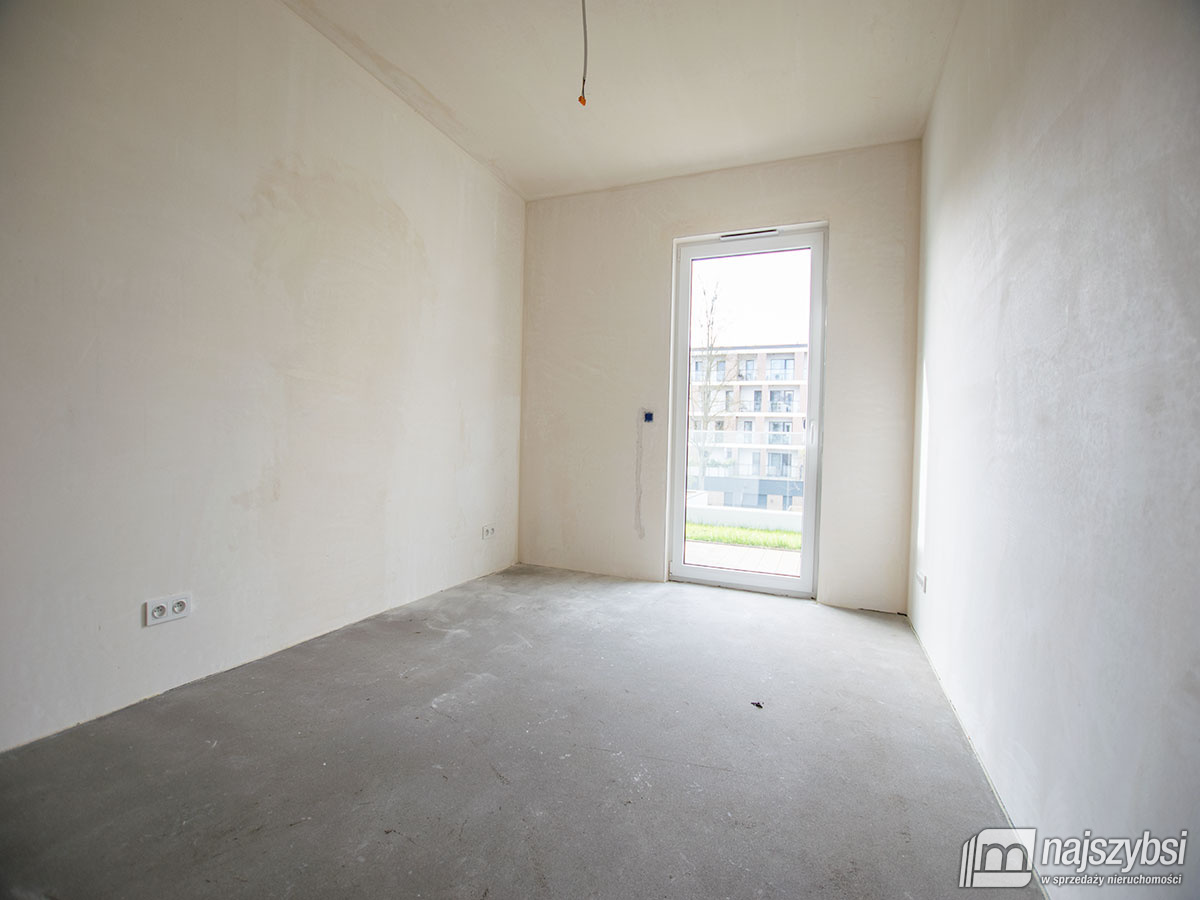 Szczecin - 4-pokojowy apartament nad Odrą (8)