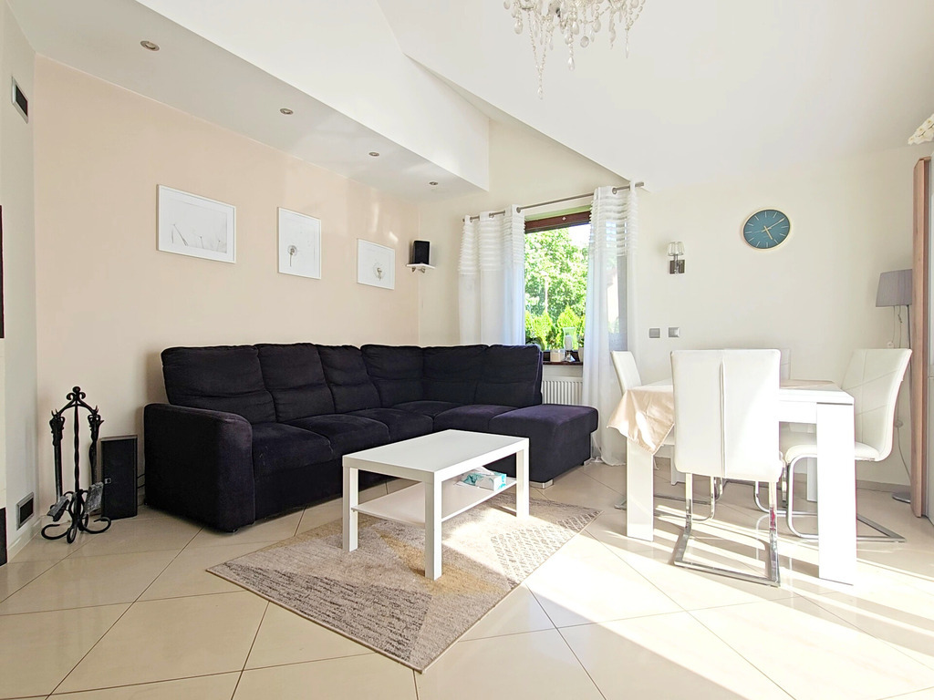 Przestronne mieszkanie z kominkiem i ogródkiem! (3)