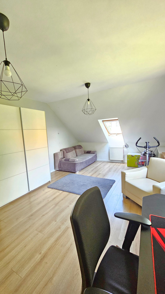 Przestronne mieszkanie z kominkiem i ogródkiem! (6)