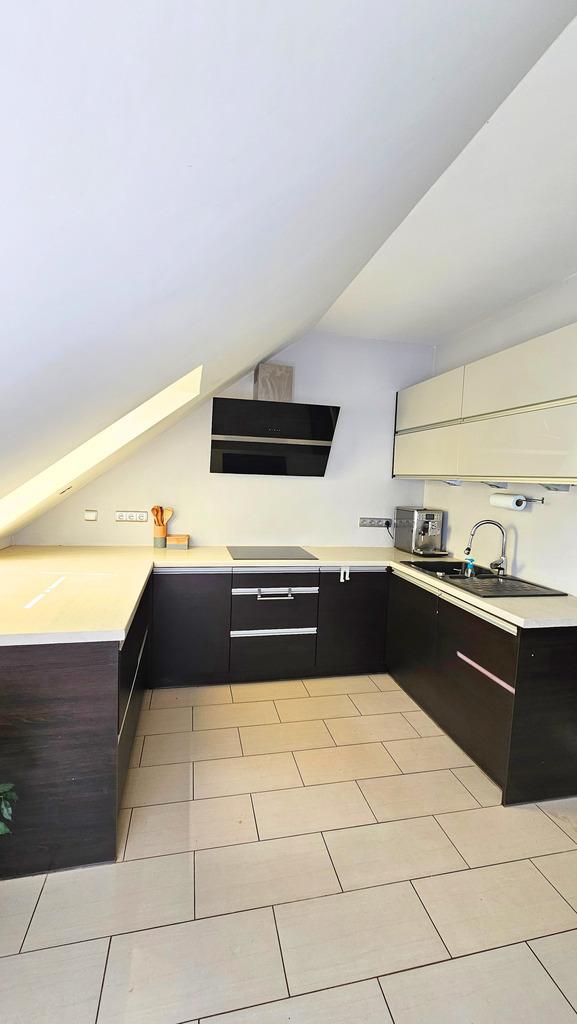 Przestronne mieszkanie z kominkiem i ogródkiem! (9)